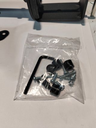 Soporte TV Mesa Giratorio 13–24″ Electro DH