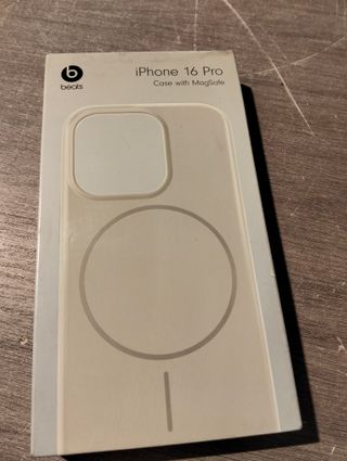 Beats Funda para iPhone 16 Pro – MagSafe