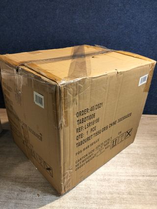 Otomana, tavolino da divano, poggiapiedi in tessuto grigio con gambe in metallo industriale