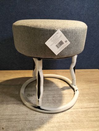 Otomana, tavolino da divano, poggiapiedi in tessuto grigio con gambe in metallo industriale