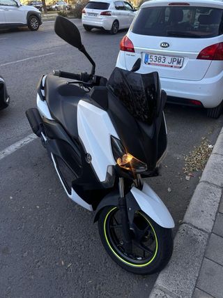 Yamaha XMAX 125