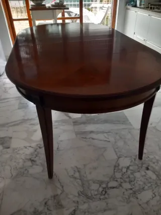 Tavolo Ovale Allungabile in Legno massiccio