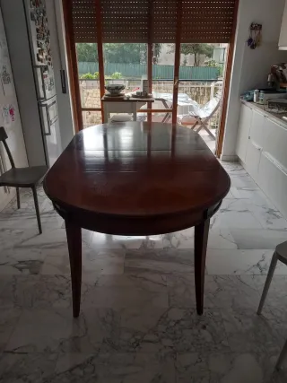 Tavolo Ovale Allungabile in Legno massiccio