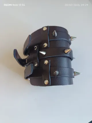 Pulsera Punk Negra con Tachuelas