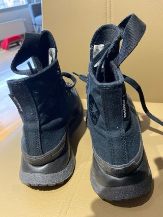 Converse plataforma negras impermeables T.35.5