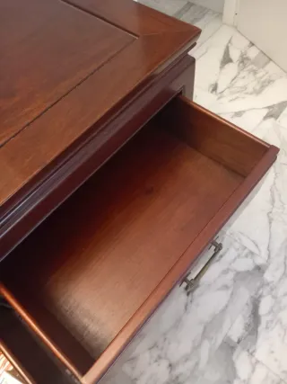 Cassettiera in legno massiccio