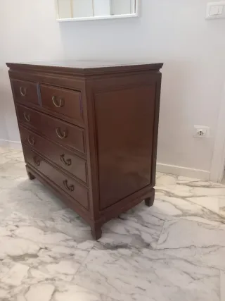 Cassettiera in legno massiccio