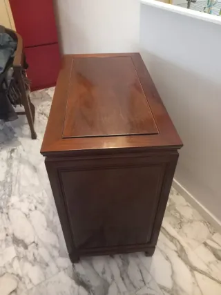 Cassettiera in legno massiccio