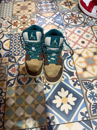 Jordan Banbas Marrones y Verdes