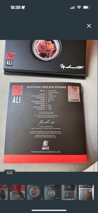 Guante y moneda Muhammad Ali