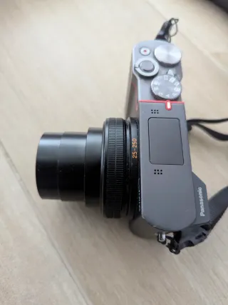 Panasonic Lumix DMC-TZ101 sensor 1' zoom óptico 10