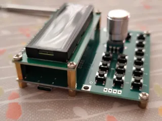 Generador de Señales LCD con Teclado