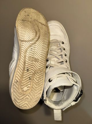 Sneakers Moschino bianche con fibbia