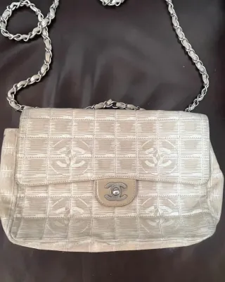 Bolso Chanel Jacquard Beige Cadena Plateada