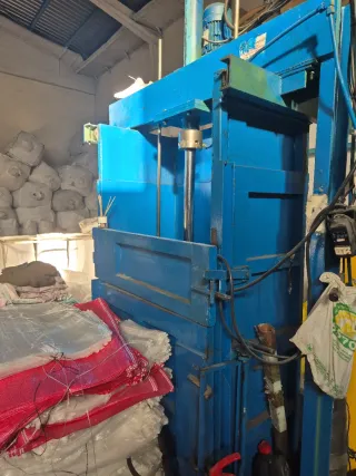 Prensa de embalaje industrial