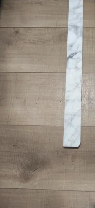 Tira decorativa efecto mármol