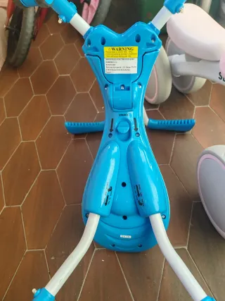 Scramblebug Bicicleta Equilibrio 4 Ruedas. 1-3años