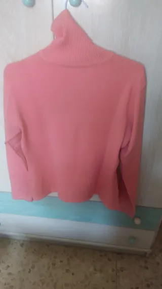 4 jerséis cuello alto 2 verdes, fucsia y rosa