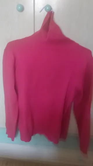 4 jerséis cuello alto 2 verdes, fucsia y rosa