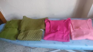 4 jerséis cuello alto 2 verdes, fucsia y rosa