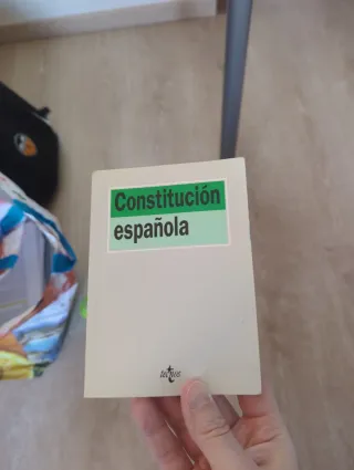 Constitucion espanola / Spanish Constitution (B...
