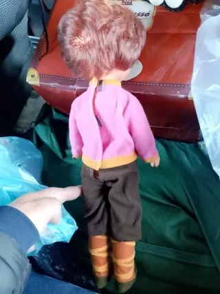 Bambola vintage con vestito rosa