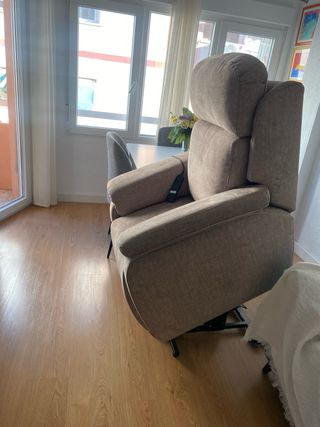 Sillón eléctrico elevador beige. Sin estrenar