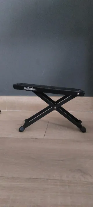 Atril Admira y Reposapiés Guitarrista