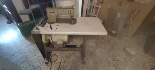 Máquina de coser industrial Brother
