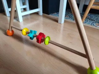 Gimnasio de actividades para bebé de madera