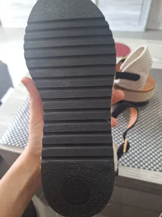 Sandalias Popa Beige y Negro