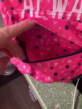 Mochila Tenth rosa con corazones