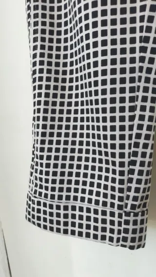 Pantalón mujer cuadros por debajo rodilla