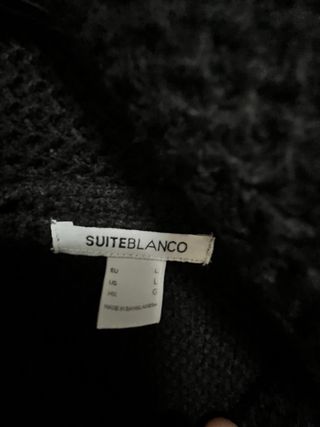 Jersey Negro Cuello Alto