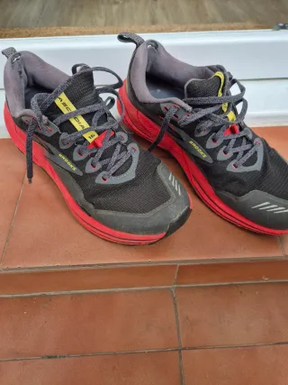Brooks Cascadia 16 Trail Running Talla 42.5
