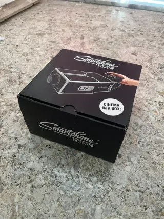 Proiettore Smartphone fai da te