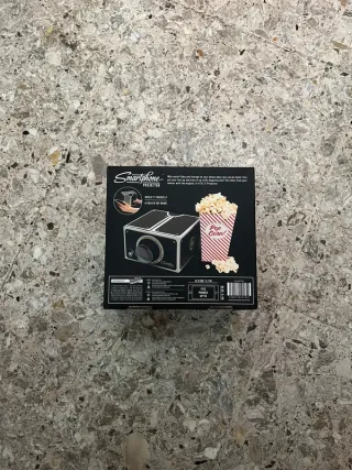 Proiettore Smartphone fai da te