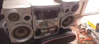 Equipo de música LG LM-U550