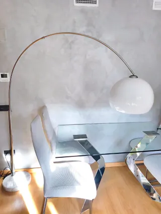 Lámpara de pie arco diseño mármol