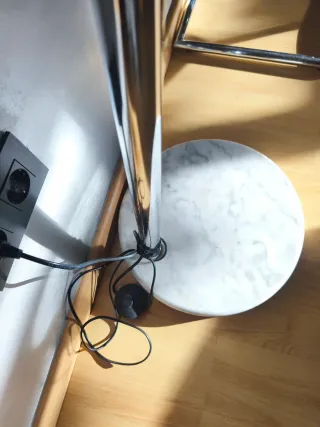 Lámpara de pie arco diseño mármol