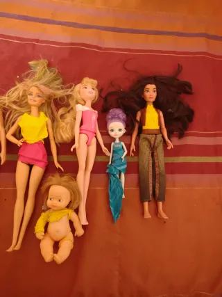 Lote de 7 muñecas