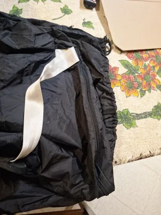 Copriginocchia impermeabile colore nero marca tern