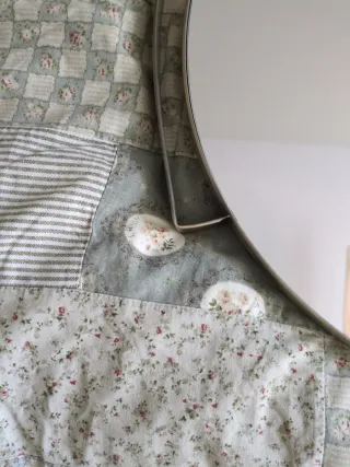 Due specchi rotondi dorati