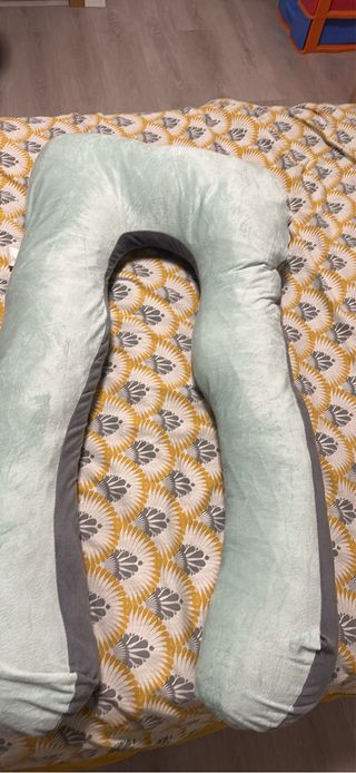 Cojín de lactancia U gris