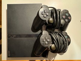 Consola Sony PS2 Negra con 2 mandos y memoria