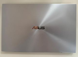 Portátil Asus Zenbook 14 UM431D
