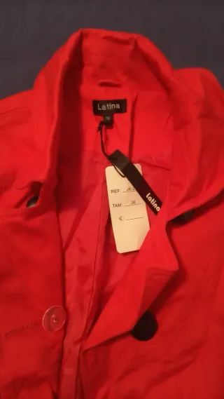 Gabardina roja Latina Talla S