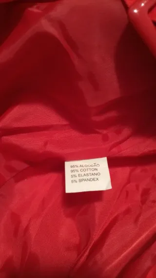 Gabardina roja Latina Talla S