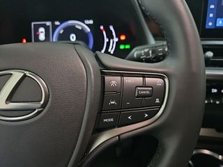 Lexus UX 2.0 300h UX Plus