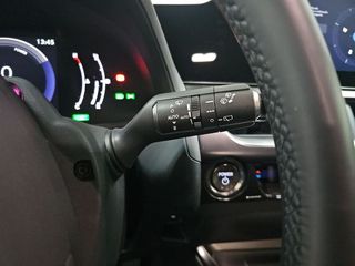Lexus UX 2.0 300h UX Plus